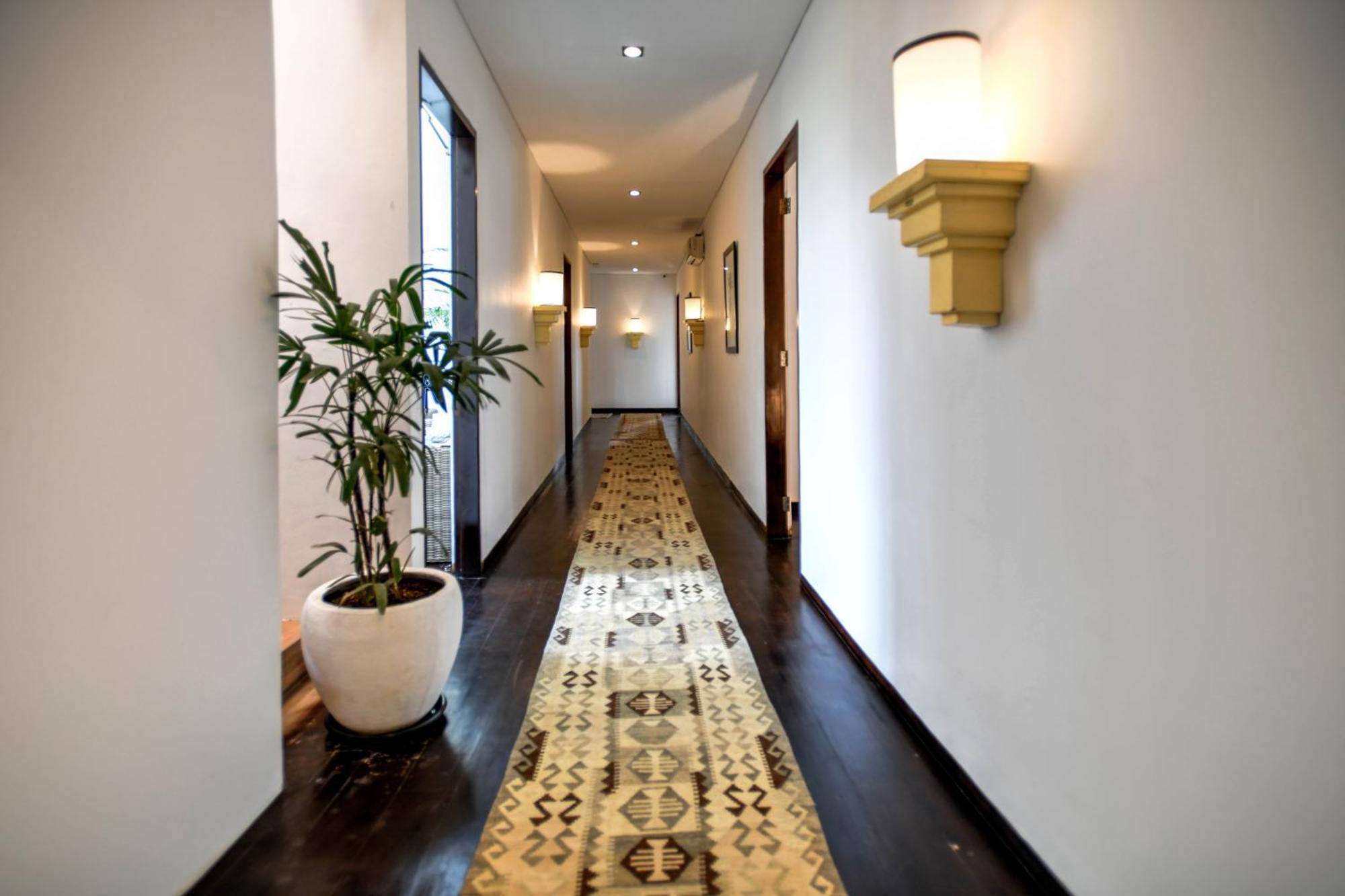 Melo Suites Hotel Seminyak Exteriör bild