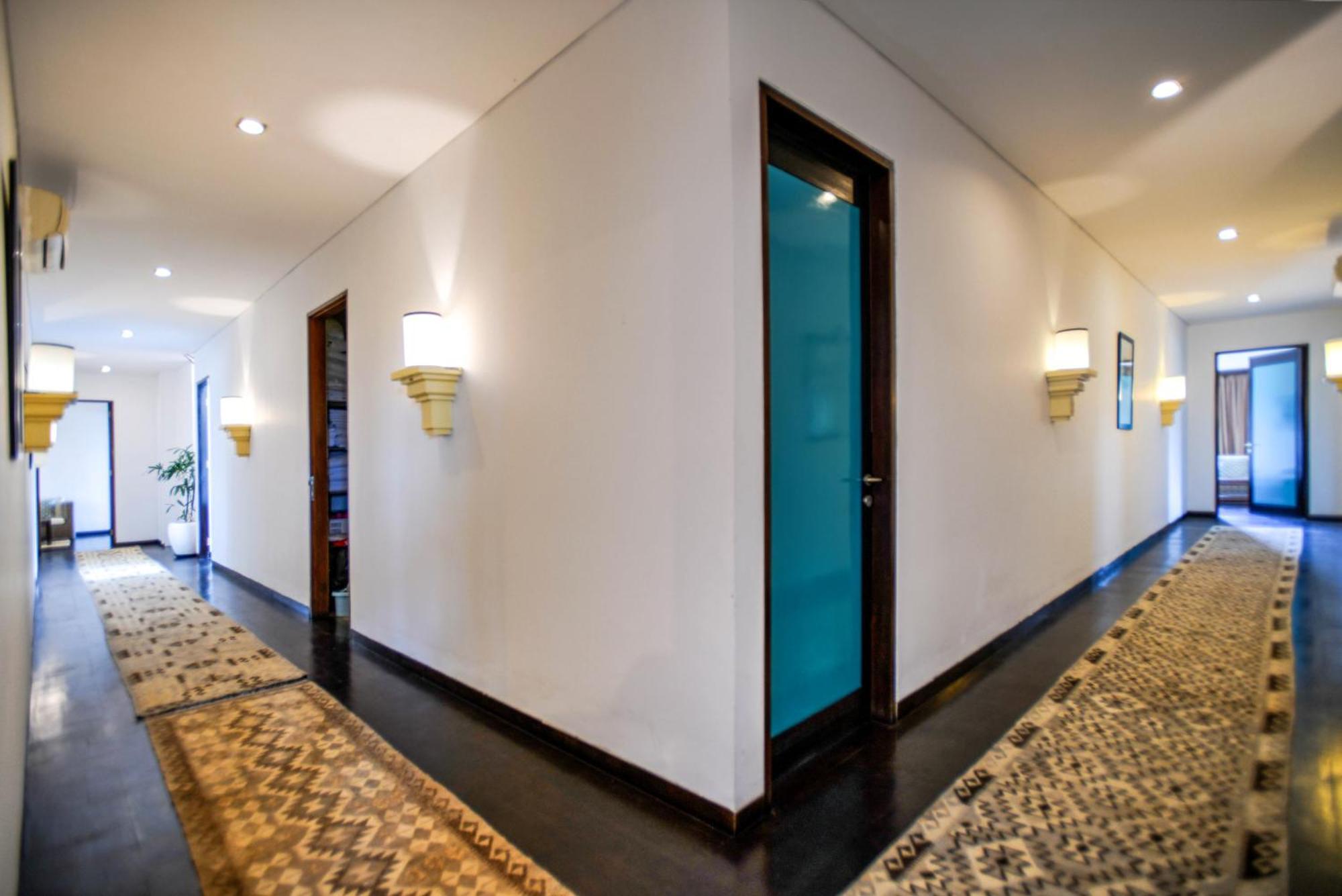 Melo Suites Hotel Seminyak Exteriör bild